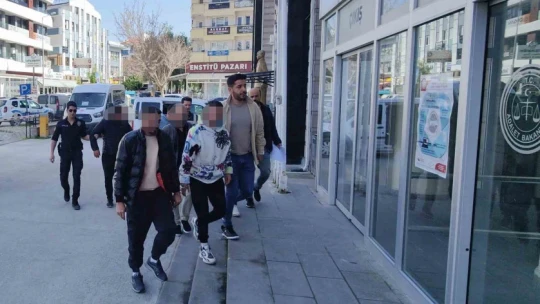 Kuşadası'nda suçüstü yakalanan 6 organizatör tutuklandı