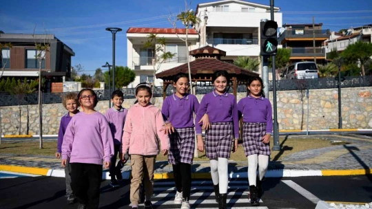 Kuşadası'nda trafik ve eğitim parkı ilk misafirlerini ağırladı