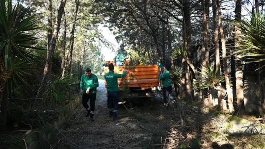Kuşadası'nda tüm mahallelere eşit ve kaliteli hizmet gidiyor