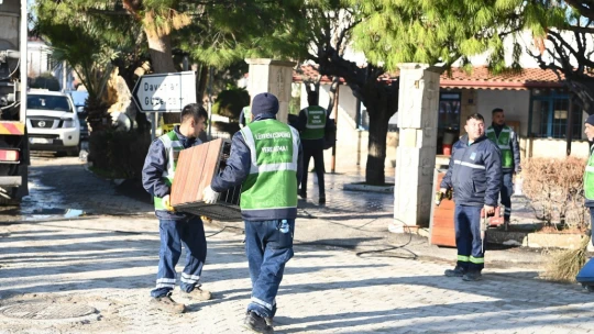 Kuşadası'nda tüm mahallelere eşit ve kaliteli hizmet gidiyor