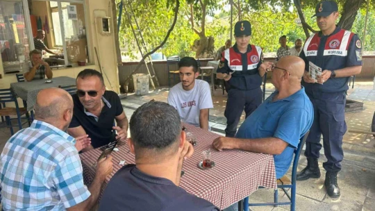 Kuşadası'nda vatandaşlara Jandarmadan bilgilendirme