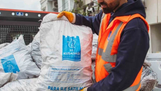 Kuşadası'nda yakacak yardımının son adresi Davutlar oldu