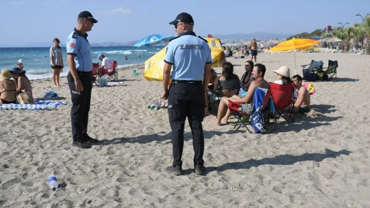 Kuşadası'nda zabıta ekiplerinden çadır ve karavan denetimi