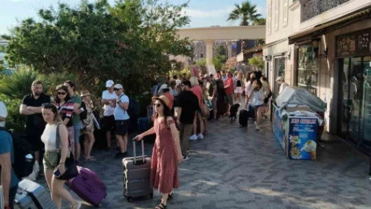 Kuşadası'ndan Sisam Adası'na akın ettiler