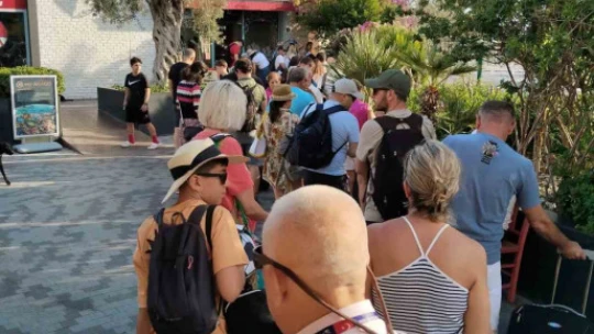 Kuşadası'ndan Sisam Adası'na akın ettiler