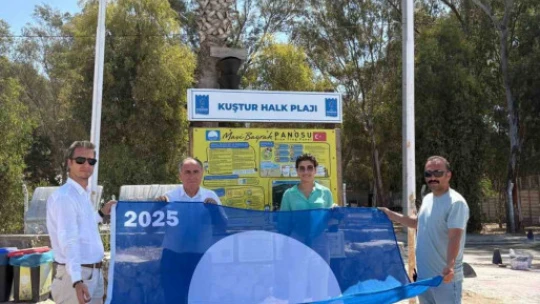 Kuşadası plajları 25 Mavi Bayrak ile taçlandı