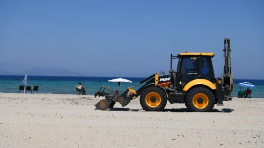 Kuşadası plajlarında detaylı bakım ve temizlik çalışması yapıldı