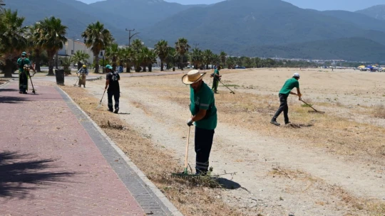 Kuşadası plajlarında detaylı bakım ve temizlik çalışması yapıldı
