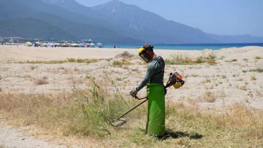 Kuşadası plajlarında detaylı bakım ve temizlik çalışması yapıldı