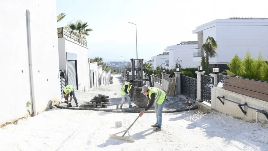 Kuşadası Soğucak Mahallesi yeni yollarına kavuşuyor