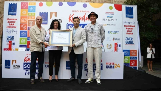 Kuşadası Sokak Festivali coşkusu uluslararası arenaya taşındı