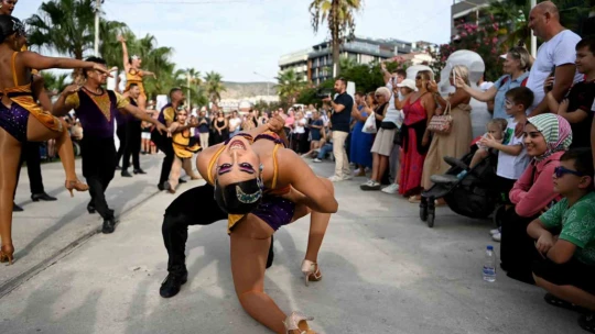 Kuşadası Sokak Festivali coşkusu uluslararası arenaya taşındı