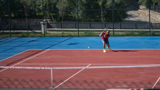 Kuşadası Tenis Kulübü'nde 19 Mayıs turnuvası heyecanı yaşandı
