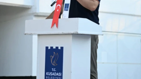 Kuşadasıspor yeni transferleri için imza töreni düzenledi