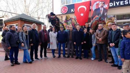 Kuyucak Deve Güreşi Şenlikleri kortej yürüyüşü ile başladı