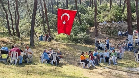 Kuyucak'ta 'Karapınar Dede Hayrı' geniş katılımla gerçekleştirildi