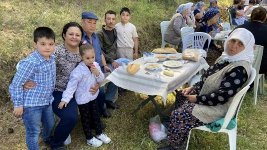 Kuyucak'ta 'Karapınar Dede Hayrı' geniş katılımla gerçekleştirildi