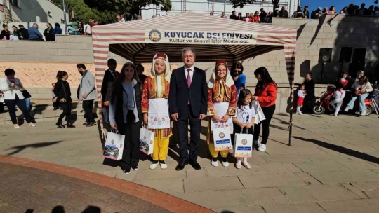 Kuyucak'ta Cumhuriyet coşkusu meydanlara sığmadı