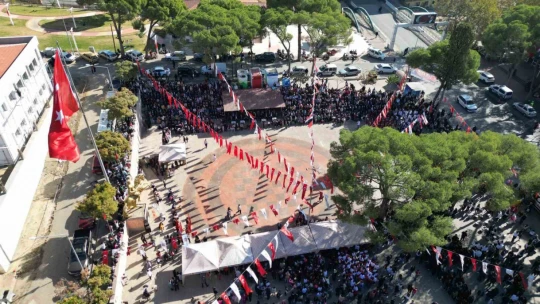 Kuyucak'ta Cumhuriyet coşkusu meydanlara sığmadı