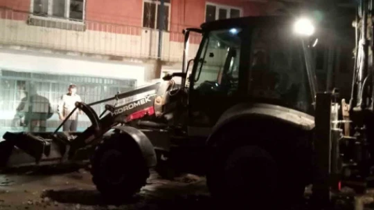 Kuyucak'ta sağanak sonrası belediye ekipleri seferber oldu