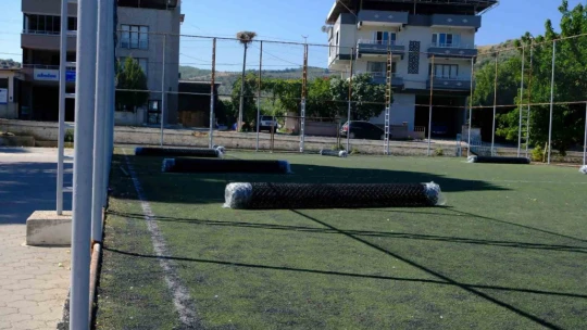 Kuyucak'ta spor alanları yenileniyor