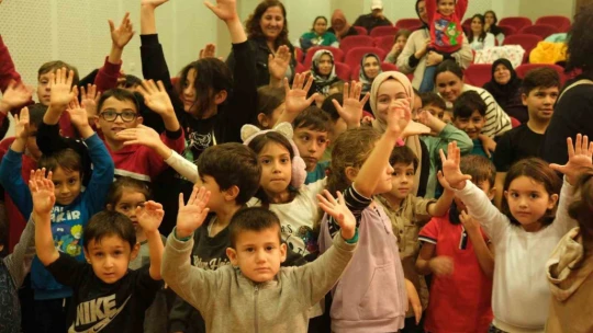 Kuyucaklı çocuklar müzikli çocuk oyununda buluştu