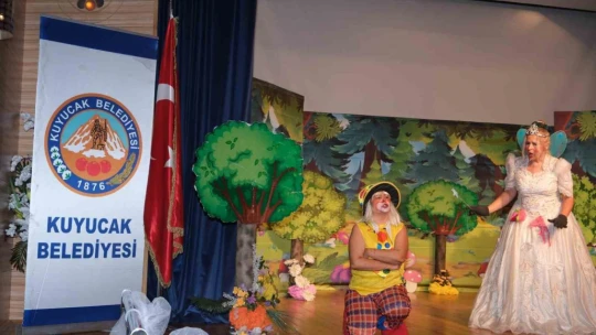 Kuyucaklı çocuklar müzikli çocuk oyununda buluştu