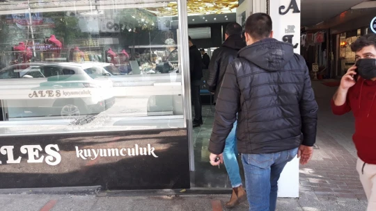 Kuyumcu, emanet aldığı altınlarla ortadan kayboldu