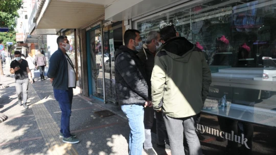 Kuyumcu, emanet aldığı altınlarla ortadan kayboldu