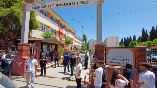 Lise önünde öğretmen ve kurye kavgası