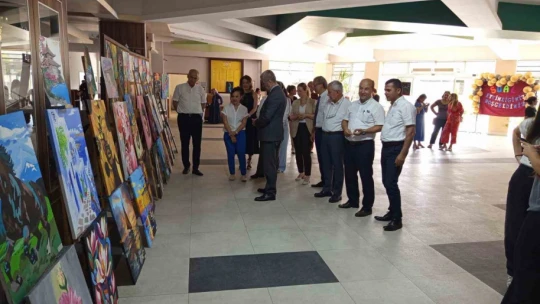 Liseli genç yeteneklerin eserleri göz doldurdu