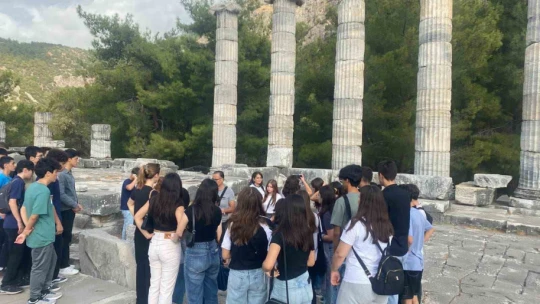 Liseli gençler, felsefe tarihini yerinde öğrendi