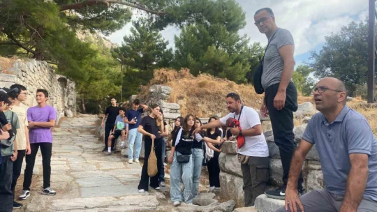 Liseli gençler, felsefe tarihini yerinde öğrendi