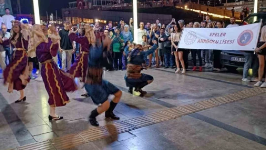 Liseli gençlerden anlamlı yürüyüş