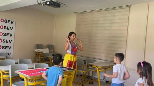 Lösemili çocuklara moral etkinliği