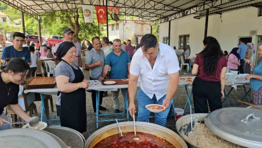 Mahalle sakinleri Geleneksel Köy Buluşması'nda bir araya geldi