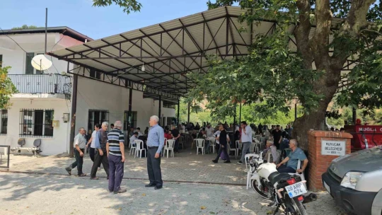 Mahalle sakinleri Geleneksel Köy Buluşması'nda bir araya geldi