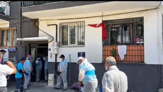 Mahalleli bıktı, onların çöp sevdası bitmedi
