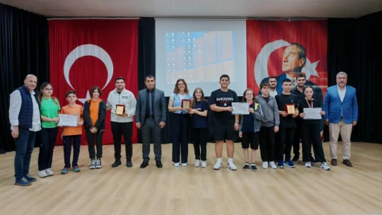 Matematik Olimpiyatları'nda dereceye giren öğrenciler ödüllerini aldı