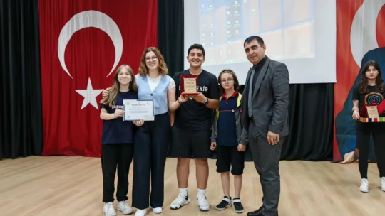 Matematik Olimpiyatları'nda dereceye giren öğrenciler ödüllerini aldı