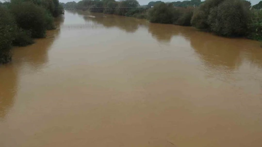 Menderes Nehri'ndeki su seviyesi eski haline geri döndü
