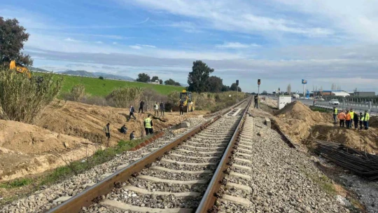 Menfez çalışması nedeniyle durdurulan tren seferleri başladı