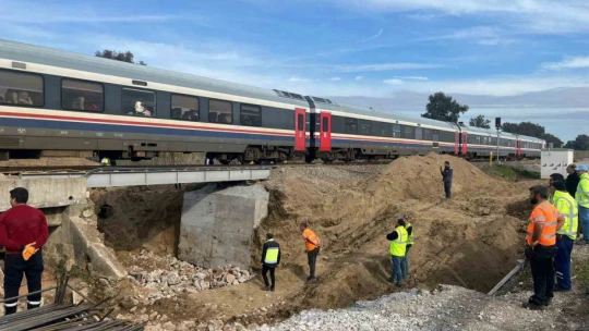 Menfez çalışması nedeniyle durdurulan tren seferleri başladı