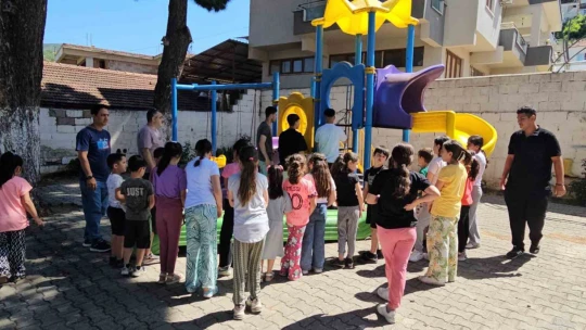 Meslek Lisesi öğrencilerinden köy okuluna destek
