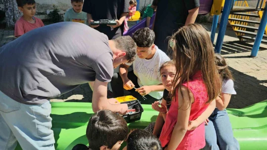 Meslek Lisesi öğrencilerinden köy okuluna destek