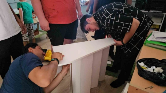 Meslek Lisesi öğrencilerinden köy okuluna destek