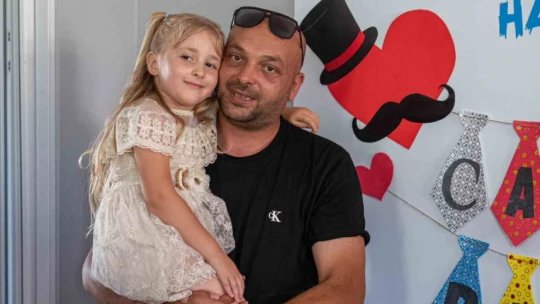Mezuniyetlerini ve Babalar Günü'nü bir arada kutladılar