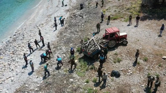 Milli Park'ta ziyarete kapalı koylar temizlendi