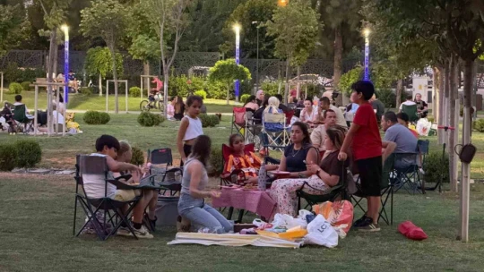 Mimar Sinan Parkı'na vatandaşlardan yoğun ilgi