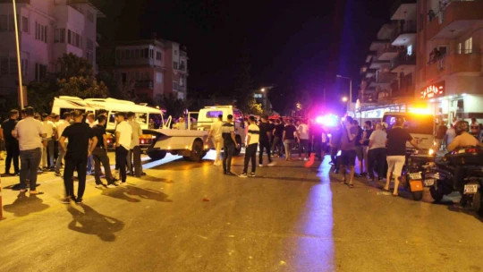 Minibüs ile otomobil çarpıştı: 11 yaralı